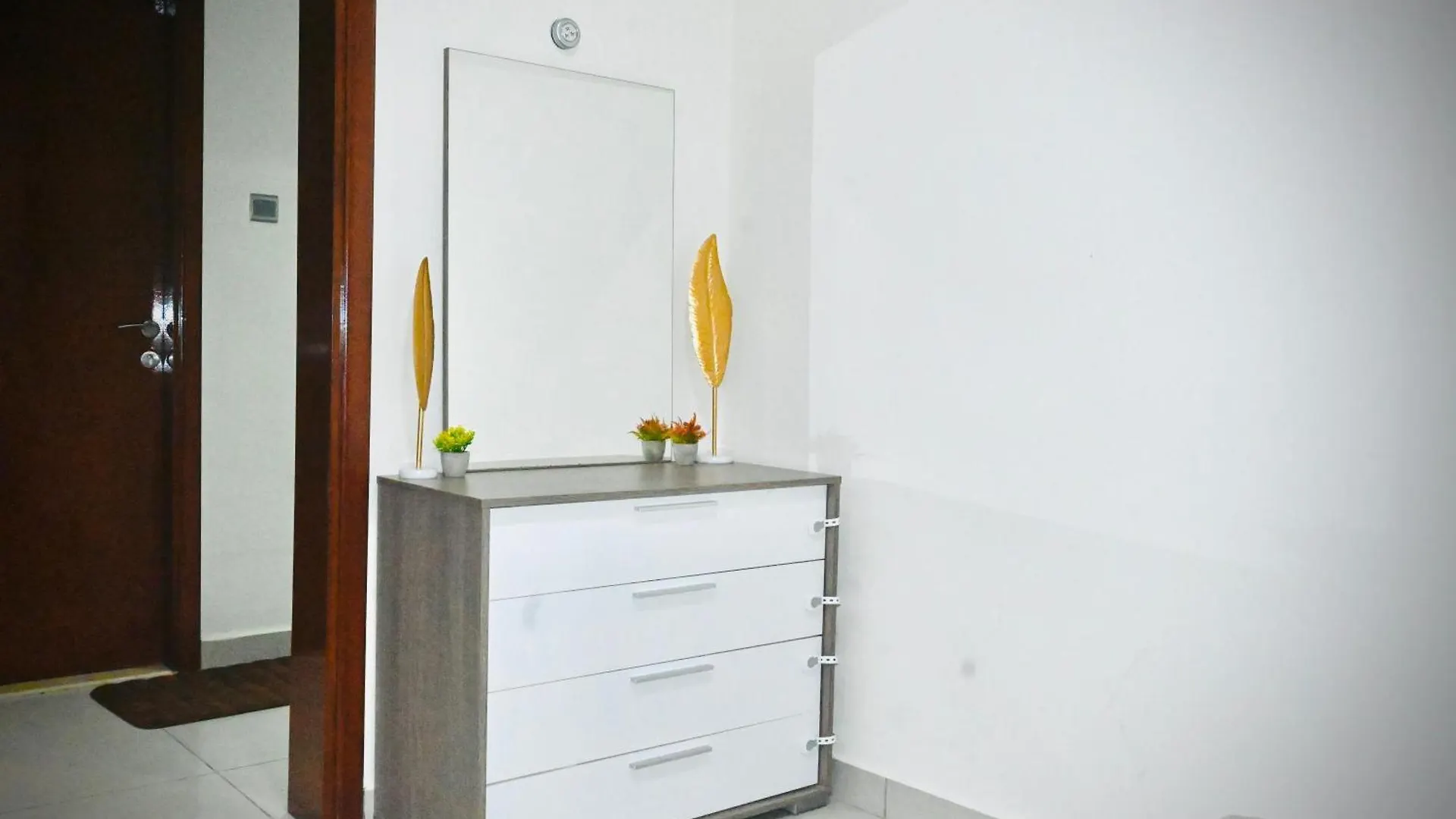 Marina Breeze Residence Near To Yachts And Beach Dubai United Arab Emirates