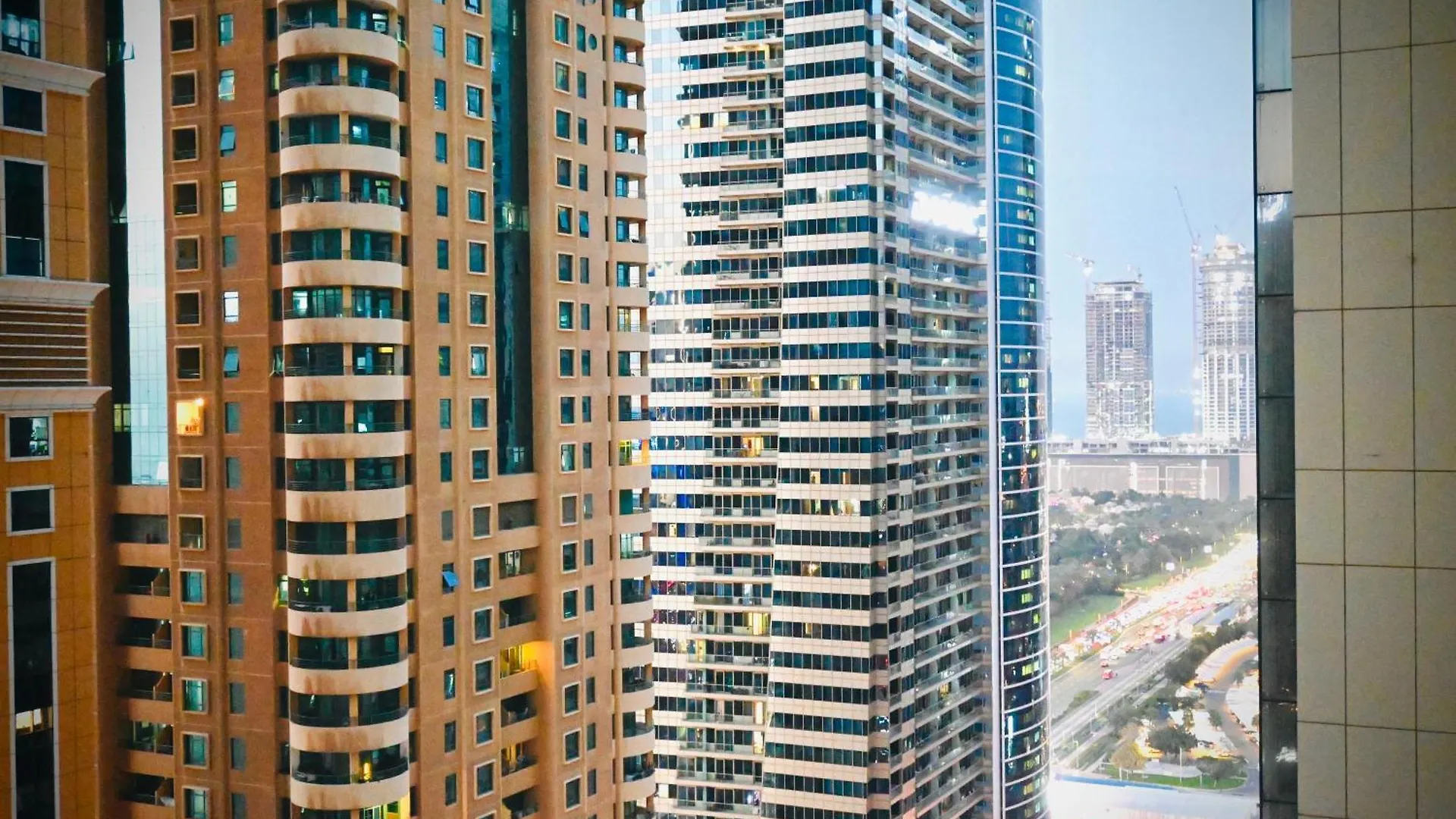 Marina Breeze Residence Near To Yachts And Beach Dubai Apartment